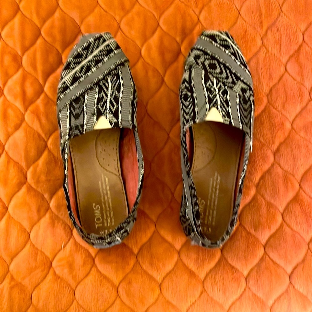 Toms shoes